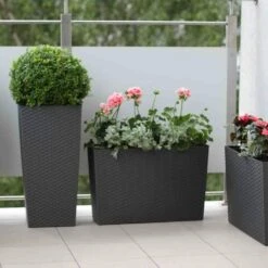 SIENA GARDEN Paris Pflanzgefäß Paris, Graphit Rattanoptik, 30x30x57 Cm -Siena Garden 044b7480 bf3d 488e b240 f7595e628985