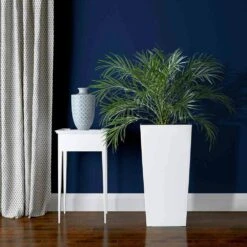 SIENA GARDEN Lyon Pflanzgefäß Lyon, Weiß Hochglanzoptik, 25x25x46,5 Cm -Siena Garden e5b637bd f0a1 443a a3bc b74030ee78cf